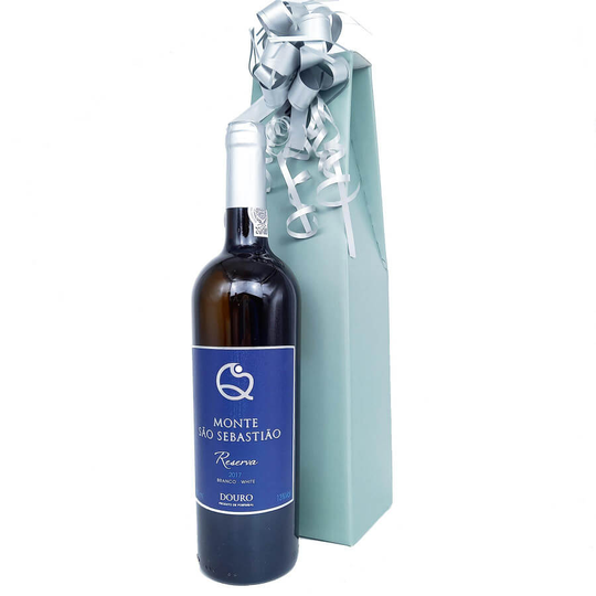 Monte Sao Sebastiao: White Reserva, 2017 with GiftBox