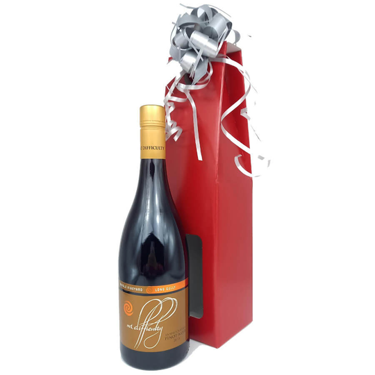 Mt. Difficulty, Pinot Noir Long Gully, 2010 with GiftBox