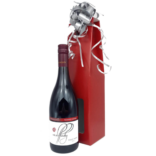 Mt. Difficulty, Packspur Pinot Noir, 2010 with GiftBox