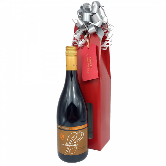 Mt Difficulty `Target Gully` Pinot Noir Single Vineyard 2010 Christmas Wine Gift