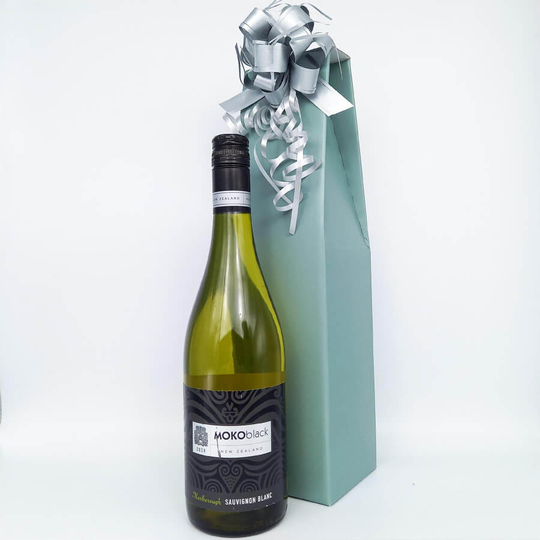 MokoBlack, Sauvignon Blanc, 2019 with GiftBox